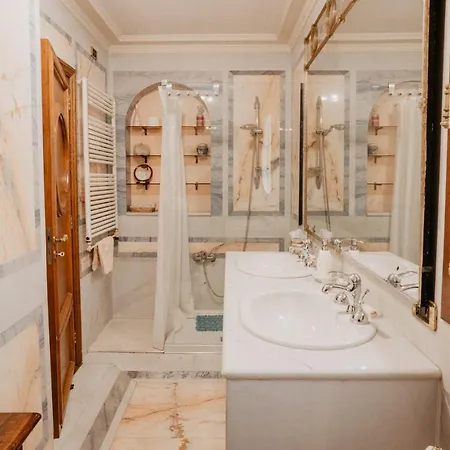 Luigi Xvi Guest house