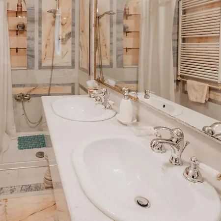 Luigi Xvi Guest house